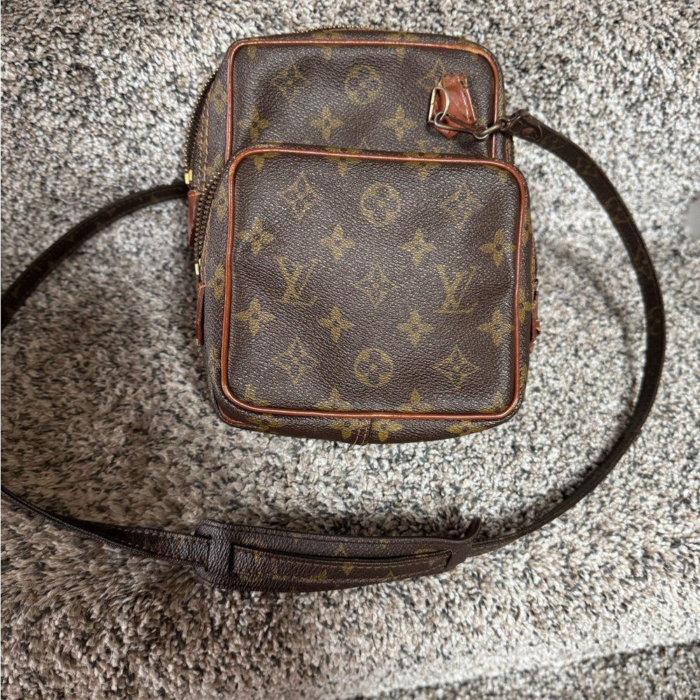 Louis Vuitton Monogram Belt Bag in Brown - Picture 1 of 9